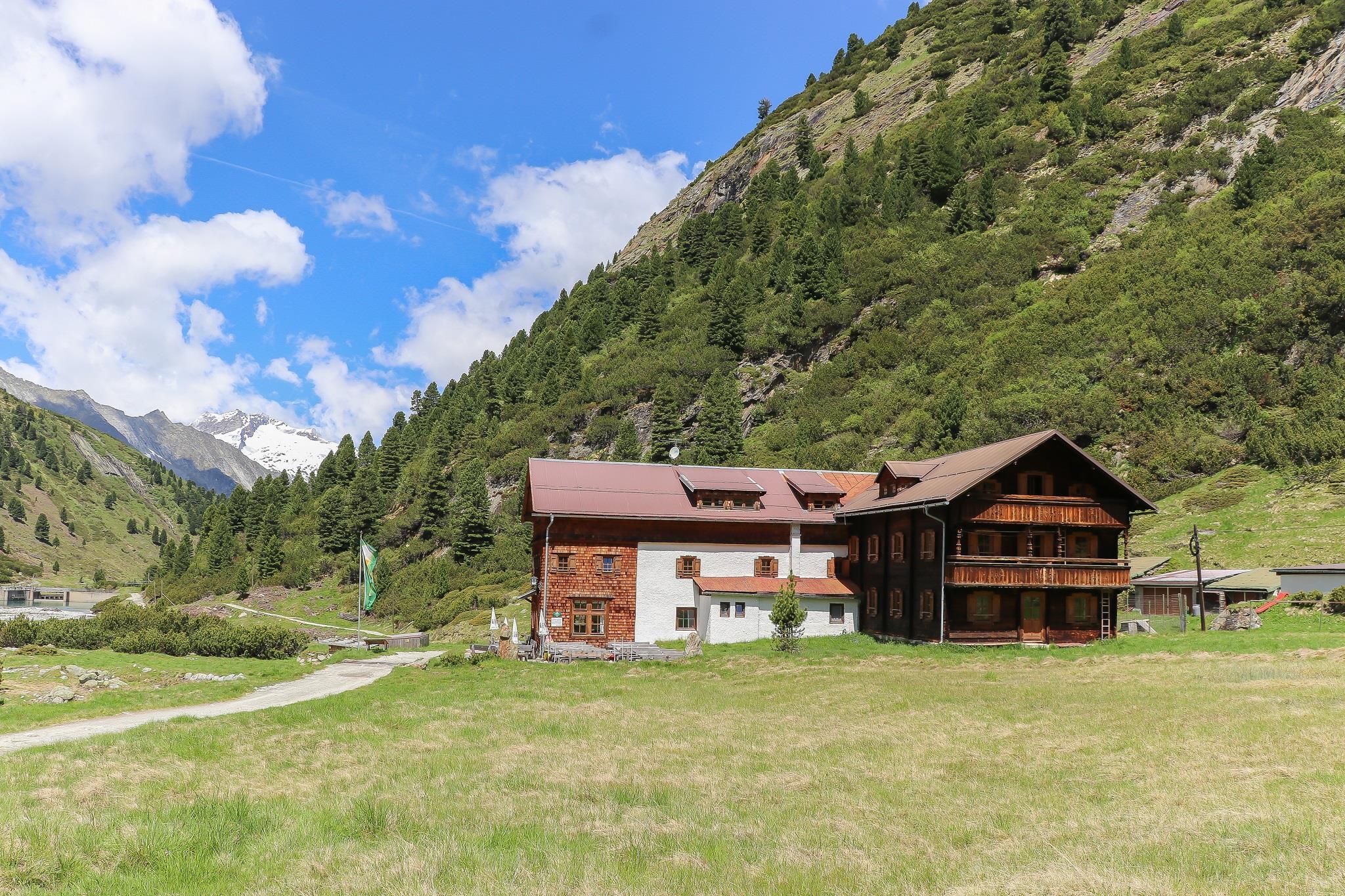 Schutzhütte Alpenrose